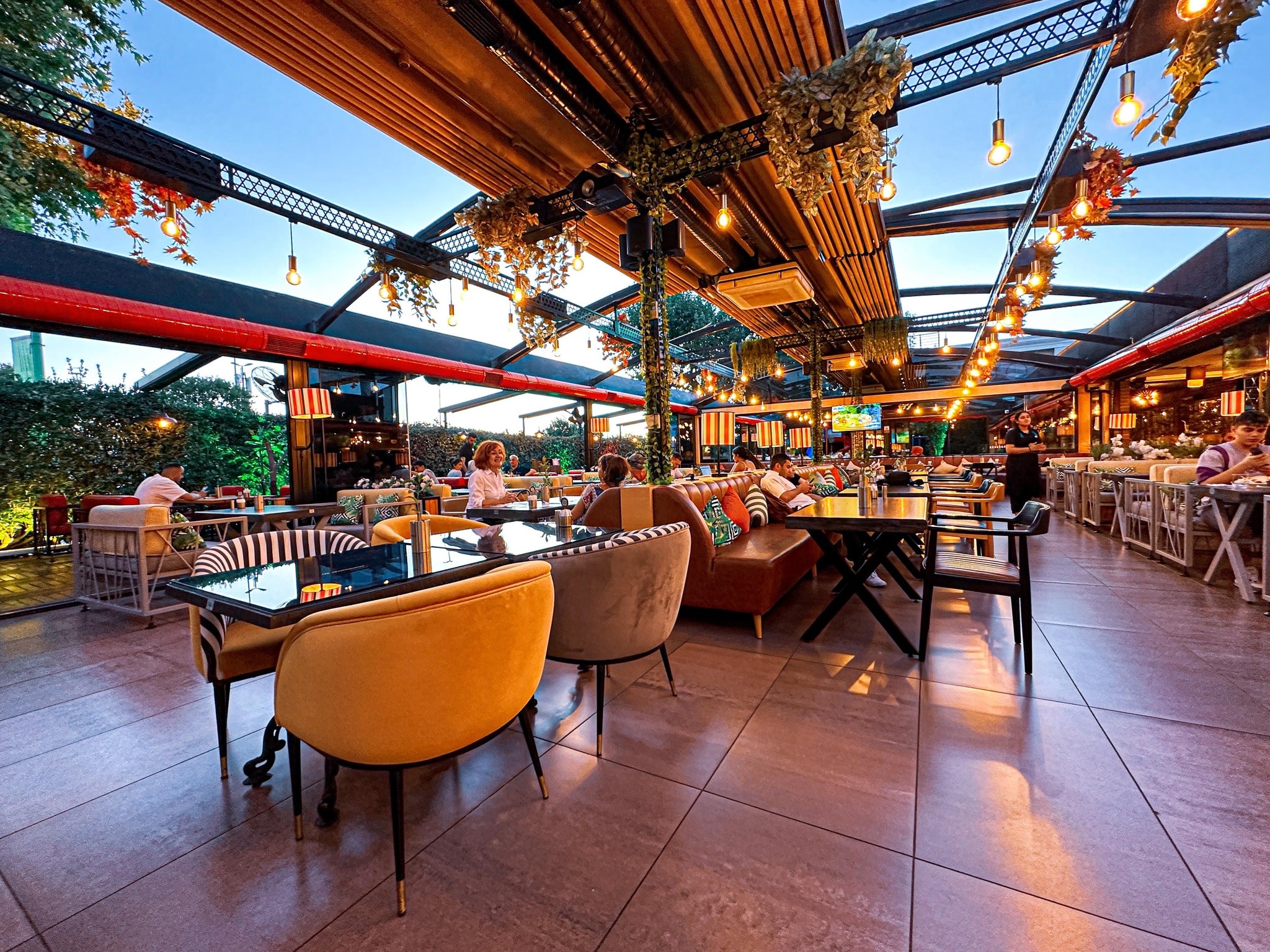 Maltepe'nin En İyi Restoranları - Maltepe restoranları ve yemek mekanları rehberi. Maltepe'de nerede yemek yenir? En iyi Maltepe restoranları, kafeler ve deniz ürünleri mekanları listesi.